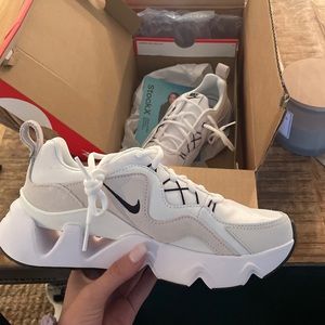 Nike RYZ 365 (White) Size 7, Brand New!!!